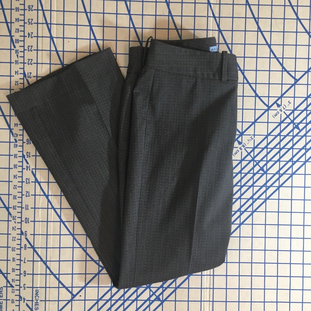 Dress trouser style pants EUC size 2 workwear